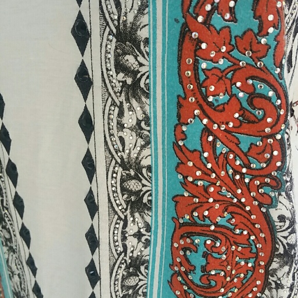 Vocal oversize v neck Aztec design women's shirt - Picture 4 of 8